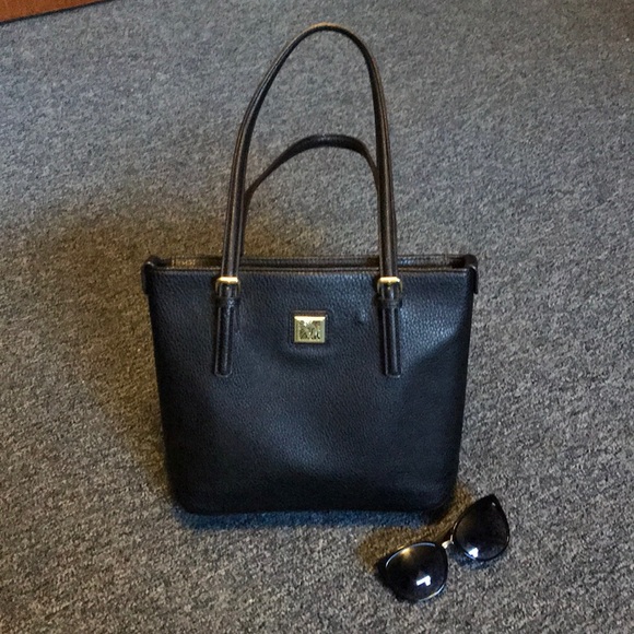 small black tote purse